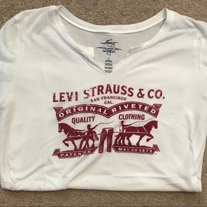 Levi’s Cut-Out Shirt - Size M